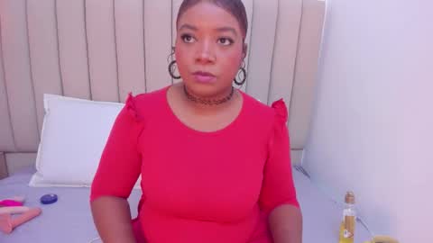 Snapshot of afrodita_de_amor chatting on 11/19/25, 11:54 Vr. online show from 11/19/25, 11:54