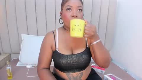 Snapshot of afrodita_de_amor chatting on 11/22/25, 11:31 Vr. online show from 11/22/25, 11:31