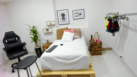 Snapshot of afrodita_martinez chatting on 12/04/24, 09:02 Afrodita online show from 12/04/24, 09:02