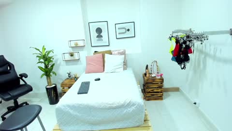 Snapshot of afrodita_martinez chatting on 01/15/25, 03:11 Afrodita online show from 01/15/25, 03:11