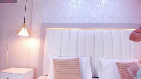 Snapshot of afrodytasky chatting on 12/18/24, 11:34 A F R O D I T A online show from 12/18/24, 11:34