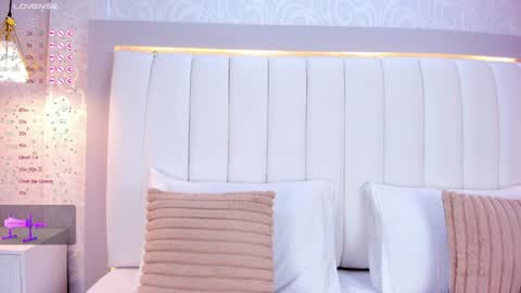 Snapshot of afrodytasky chatting on 12/24/24, 12:00 A F R O D I T A online show from 12/24/24, 12:00