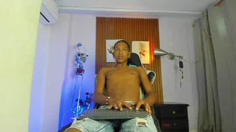 Snapshot of afrowayuu chatting on 06/29/26, 11:10 afrowayuu online show from 06/29/26, 11:10
