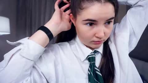 Lana  1800 - 0330 UTC   Mia 0700- 1630 UTC online show from 10/06/25, 06:11