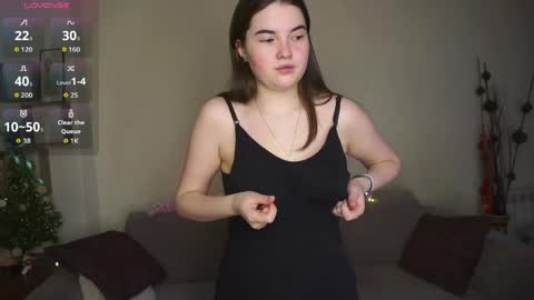 Lana  1800 - 0330 UTC   Mia 0700- 1630 UTC online show from 04/13/26, 06:08