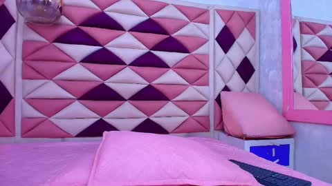 Snapshot of agata_01_ chatting on 09/30/25, 11:59 Ana online show from 09/30/25, 11:59