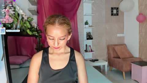 Snapshot of agatadelphine_mr chatting on 02/01/25, 02:02 Agatadelphine online show from 02/01/25, 02:02