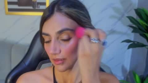 Snapshot of agatha_brooks_t chatting on 04/29/26, 12:31 AGATHA online show from 04/29/26, 12:31