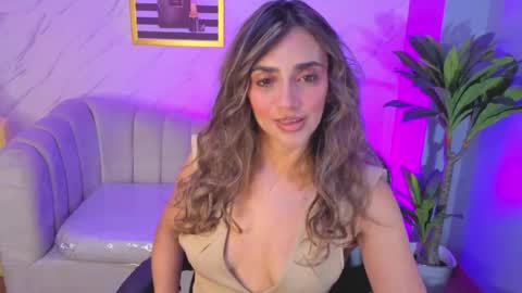 Snapshot of agatha_brooks_t chatting on 05/12/26, 12:35 AGATHA online show from 05/12/26, 12:35