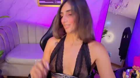 Snapshot of agatha_brooks_t chatting on 05/29/26, 12:36 AGATHA online show from 05/29/26, 12:36