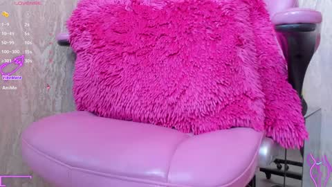 Snapshot of agatha_russh_ chatting on 01/13/25, 09:09 LUNNA online show from 01/13/25, 09:09