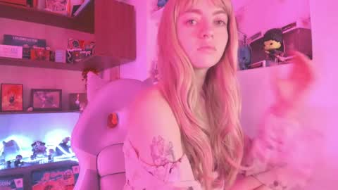 Snapshot of agathaa_ks_ chatting on 12/04/24, 05:38 Camila 2 online show from 12/04/24, 05:38