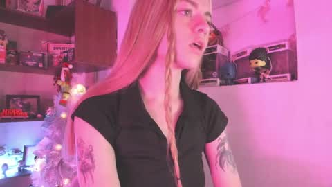 Snapshot of agathaa_ks_ chatting on 12/26/24, 06:09 Camila 2 online show from 12/26/24, 06:09