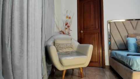 Agathaa white online show from 09/18/25, 11:45