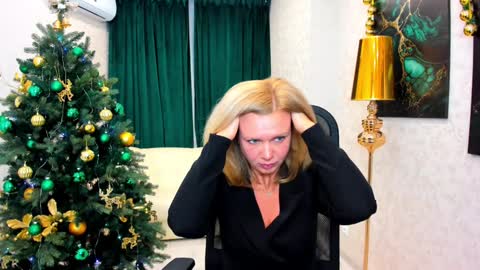 Agatha online show from 12/28/24, 04:08