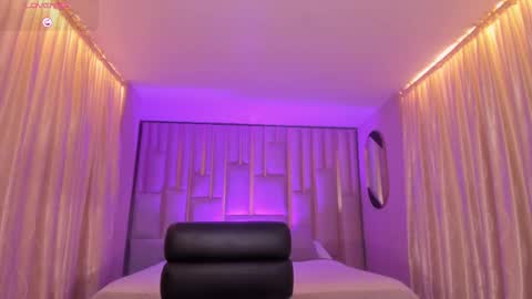 Agatha online show from 03/08/25, 01:57