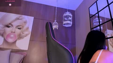 Snapshot of agattaduque chatting on 10/17/25, 10:56 online show from 10/17/25, 10:56