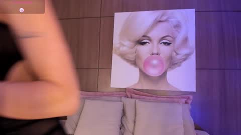 Snapshot of agattaduque chatting on 11/08/25, 10:41 online show from 11/08/25, 10:41