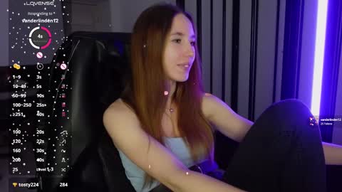 Agelina Lilly Laura online show from 02/20/25, 01:03