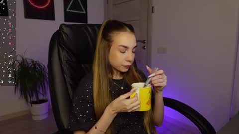 Agelina Lilly Laura online show from 02/23/25, 06:07