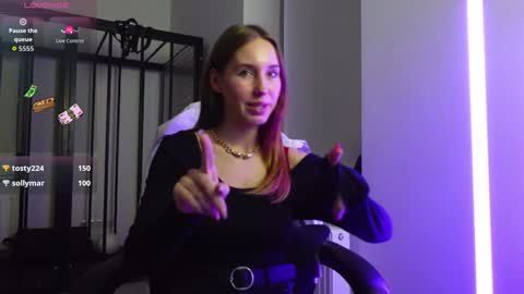 Agelina Lilly Laura online show from 11/22/25, 07:35