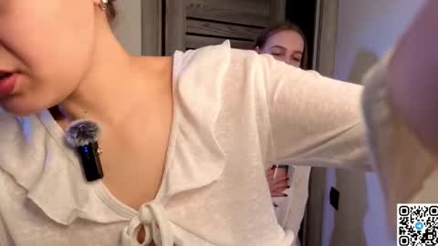 Monica and Bella online show from 02/26/26, 06:01