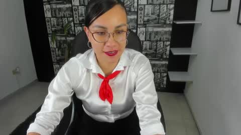 Snapshot of aghata_moon chatting on 12/17/24, 08:43 Aghata Moon online show from 12/17/24, 08:43