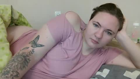 Snapshot of aglaya_fame chatting on 12/10/24, 08:19 Aglaya Fame online show from 12/10/24, 08:19