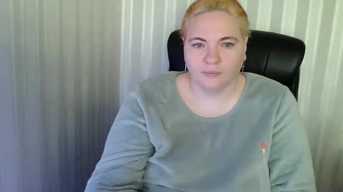 Snapshot of aglaya_fame chatting on 12/18/25, 08:09 Aglaya Fame online show from 12/18/25, 08:09