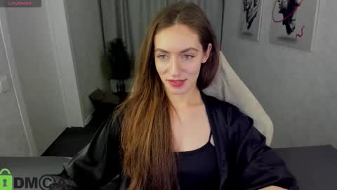 agnes wells online show from 11/12/25, 09:42