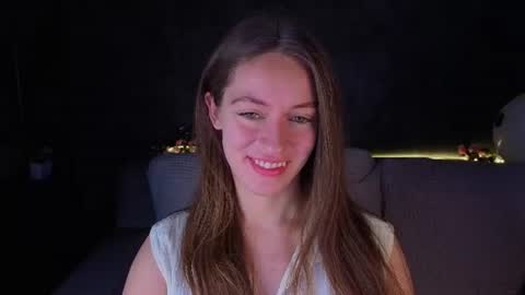 Snapshot of agnes_wells chatting on 06/20/26, 01:19 agnes wells online show from 06/20/26, 01:19