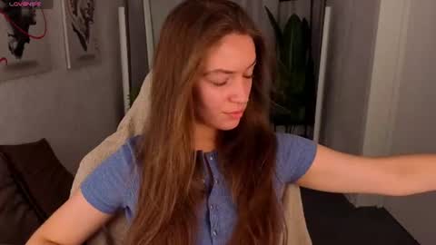 Snapshot of agnes_wells chatting on 07/16/26, 01:11 agnes wells online show from 07/16/26, 01:11