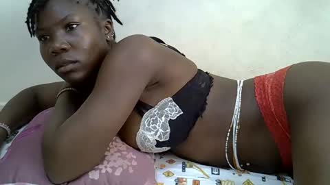 Snapshot of aguas_ chatting on 11/02/25, 11:34 aguas online show from 11/02/25, 11:34