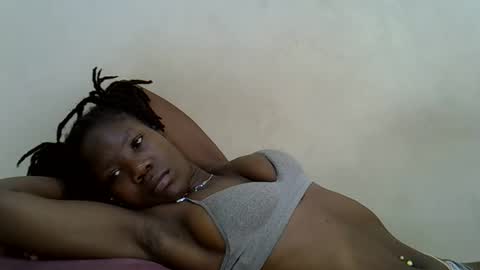 Snapshot of aguas_ chatting on 11/15/25, 10:56 aguas online show from 11/15/25, 10:56