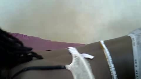 Snapshot of aguas_ chatting on 11/22/25, 09:41 aguas online show from 11/22/25, 09:41