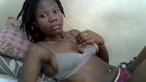 Snapshot of aguas_ chatting on 11/28/25, 10:07 aguas online show from 11/28/25, 10:07