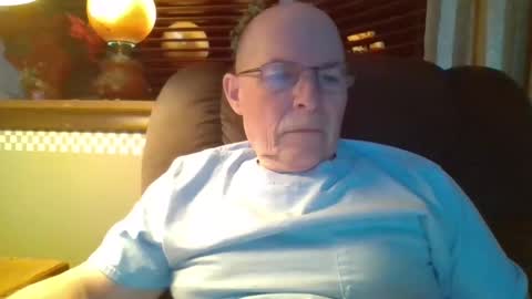 Snapshot of aguynrkfrd chatting on 12/03/24, 10:28 aguynrkfrd online show from 12/03/24, 10:28