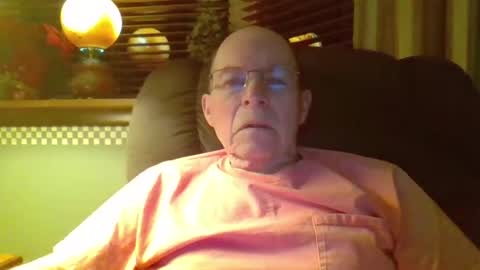 Snapshot of aguynrkfrd chatting on 12/21/24, 10:28 aguynrkfrd online show from 12/21/24, 10:28