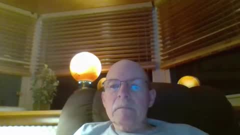 aguynrkfrd online show from 12/23/25, 10:02