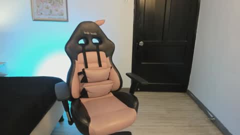 Ahmara  online show from 09/19/25, 11:33