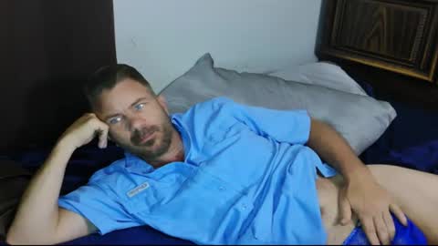 Snapshot of ahardman10 chatting on 07/13/26, 01:36 Blue Eyed Handsome Man online show from 07/13/26, 01:36