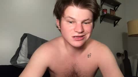 Snapshot of ahblah chatting on 12/14/25, 08:24 ahblah online show from 12/14/25, 08:24