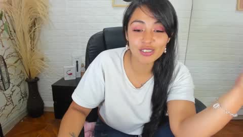 Snapshot of ahisha09 chatting on 02/13/25, 03:14 Ahisha online show from 02/13/25, 03:14