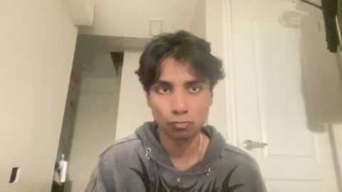 Snapshot of ahmedkhan632131 chatting on 07/04/26, 02:40 Dylan online show from 07/04/26, 02:40