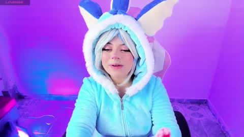Snapshot of ahri_elderwood chatting on 09/22/25, 05:09 Ahri help me get to 100  online show from 09/22/25, 05:09