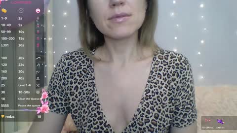 Snapshot of ahtena chatting on 12/22/24, 10:28 Ahtena online show from 12/22/24, 10:28