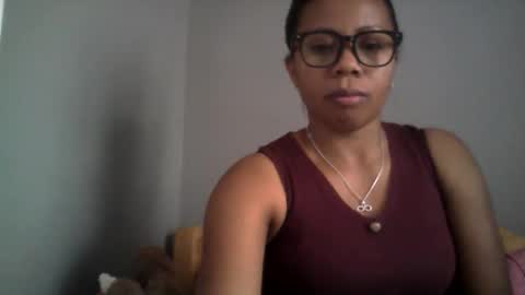 Snapshot of aicha_boobs chatting on 04/20/26, 06:49 Aicha boobs online show from 04/20/26, 06:49