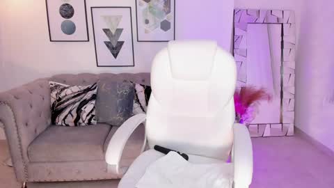 Snapshot of aida_adams chatting on 01/12/25, 11:15 AIDA ADAMS online show from 01/12/25, 11:15