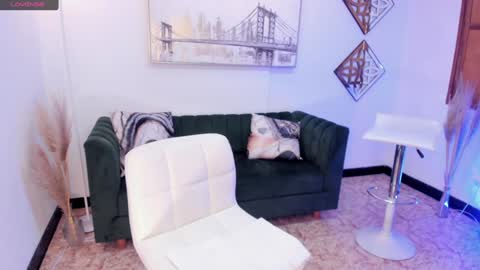 Snapshot of aida_adams chatting on 02/08/25, 12:28 AIDA ADAMS online show from 02/08/25, 12:28