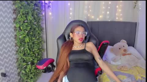 Snapshot of aida_princess chatting on 03/06/25, 07:47 Aida online show from 03/06/25, 07:47